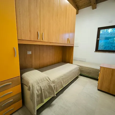 Del Sole: Con Piscina Riscaldata Uso Esclusivo 4*