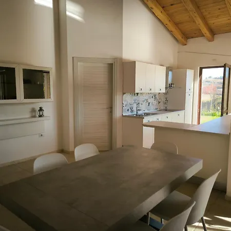 Del Sole: Con Piscina Riscaldata Uso Esclusivo 4*