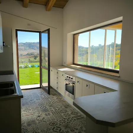 Del Sole: Con Piscina Riscaldata Uso Esclusivo מלון 4*