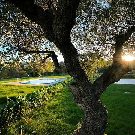 Del Sole: Con Piscina Riscaldata Uso Esclusivo